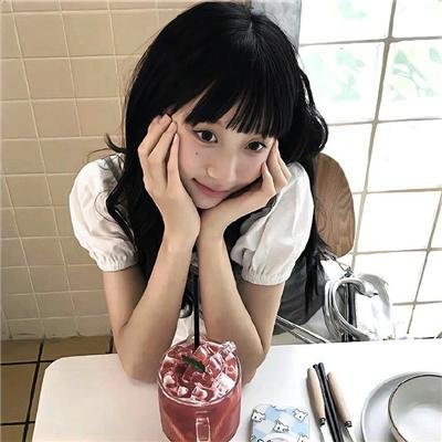 玛丽莲有深黑之眸
