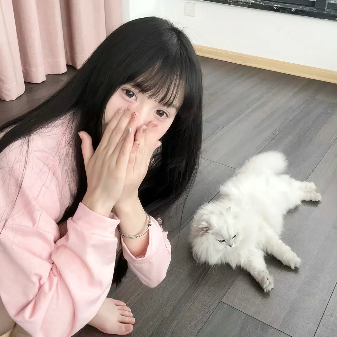 抓住她们